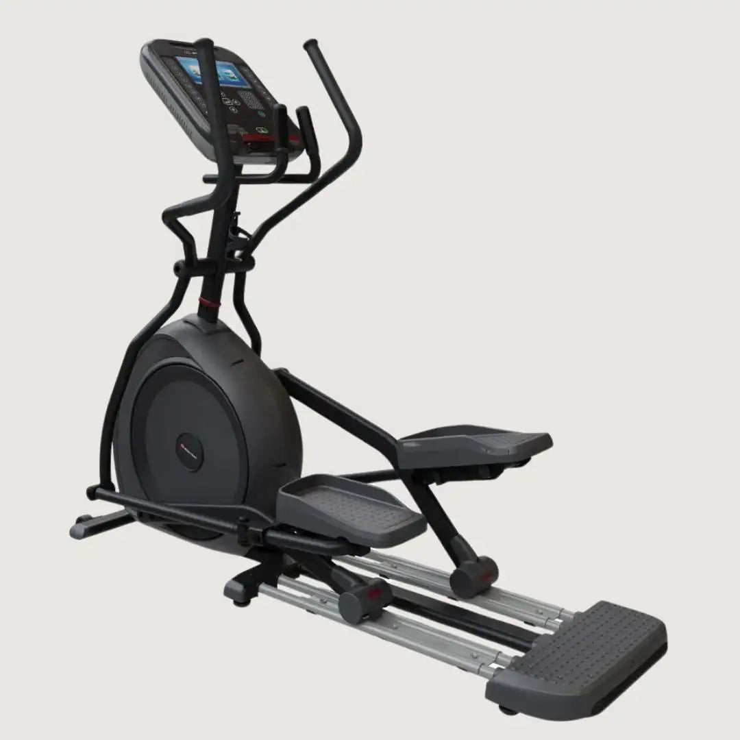 Star Trac 4 series Cross Trainer